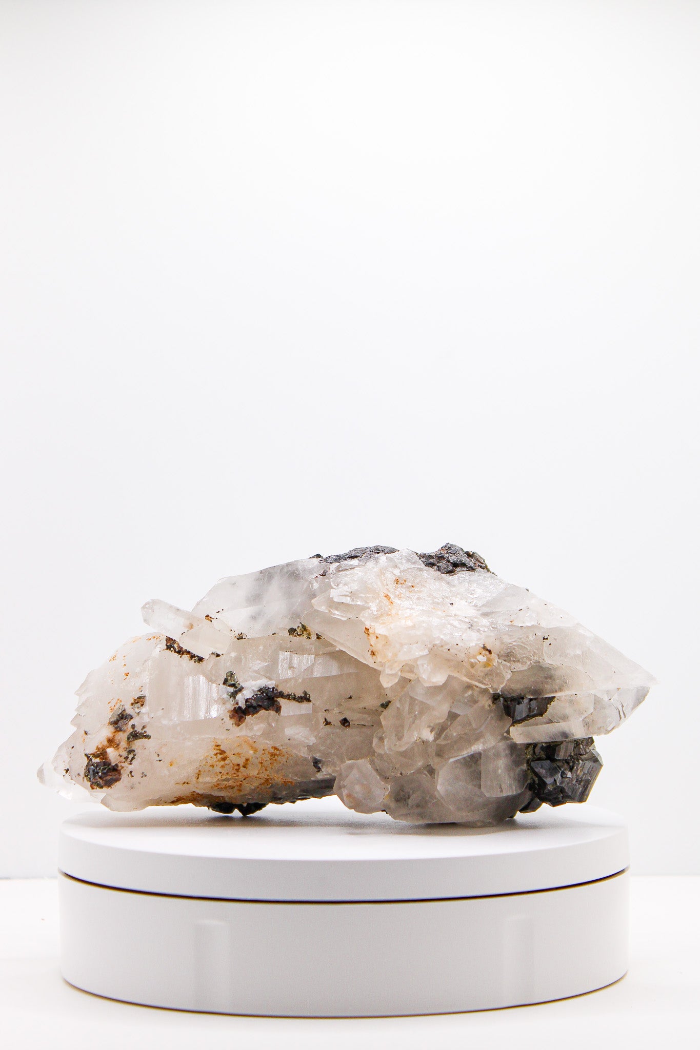 Cassiterite on Quartz